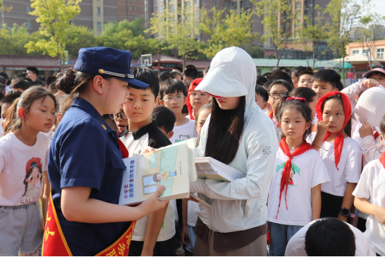 睢寧縣開展“全民觸達(dá)  平安萬家”消防安全科普系列活動(dòng)352.png