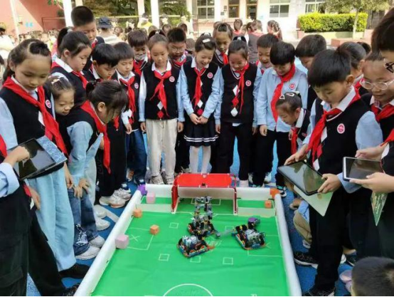 “科技筑夢(mèng)，創(chuàng)新成長”——徐州市科技實(shí)驗(yàn)小學(xué)第十屆科技節(jié)開幕式暨科技游園會(huì)330.png