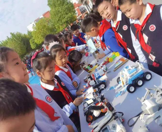 “科技筑夢(mèng)，創(chuàng)新成長”——徐州市科技實(shí)驗(yàn)小學(xué)第十屆科技節(jié)開幕式暨科技游園會(huì)343.png