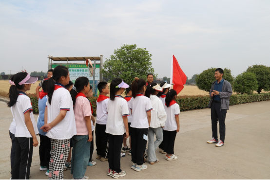 徐州市農(nóng)學(xué)會組織青少年科普活動—行走的研學(xué)課堂 農(nóng)科院探秘287.png
