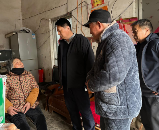沛縣科協(xié)開展春節(jié)走訪慰問活動283.png