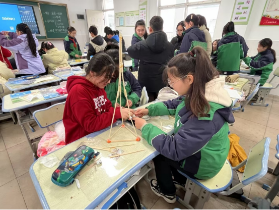 泉山區(qū)永安社區(qū)舉行防震減災(zāi)安全科普進(jìn)校園活動(dòng) (1)23.png