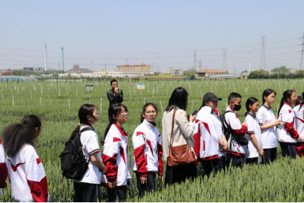 探索科技奧秘  點亮科學(xué)夢想--徐州市農(nóng)學(xué)會組織開展青少年科普活動810.png