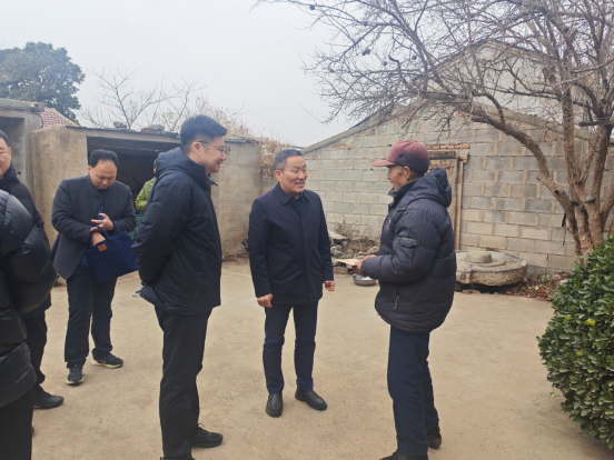 新春慰問暖民心 真情關(guān)懷到基層425.png