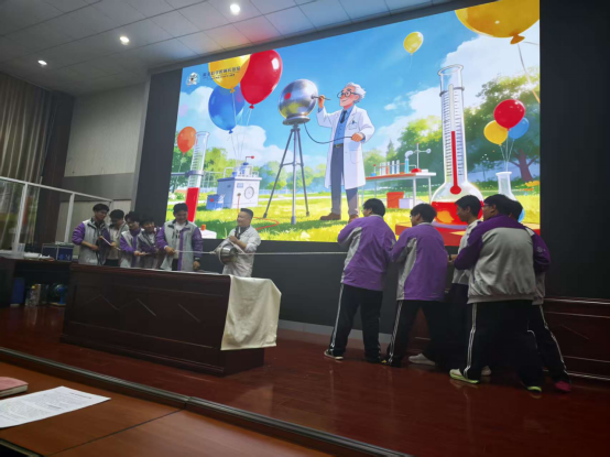 沛縣科協(xié)攜團(tuán)縣委走進(jìn)歌風(fēng)中學(xué) 開啟196.png